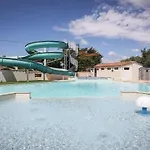 Mobil-home 2 Avec Terrasse - Api-1-52-456 * Les Achards (Vendee)