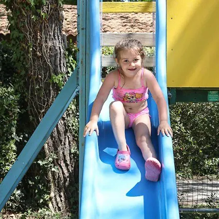 Mobil-home 2 Avec Terrasse - Api-1-52-456 * Les Achards (Vendee)