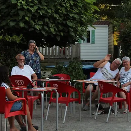 Mobil-home 2 Avec Terrasse - Api-1-52-456 * Les Achards (Vendee)