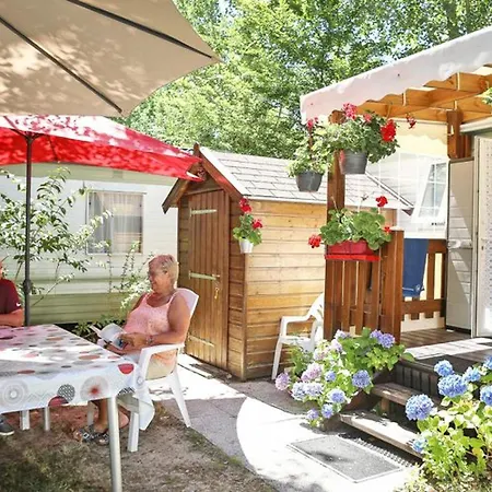 Mobil-home 2 Avec Terrasse - Api-1-52-456 Kamp alanı *