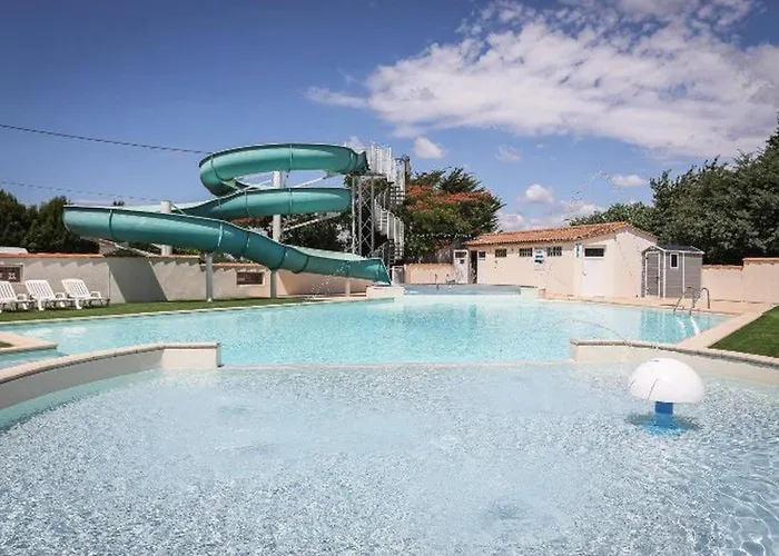 Mobil-home 2 Avec Terrasse - Api-1-52-456 * Les Achards (Vendee)