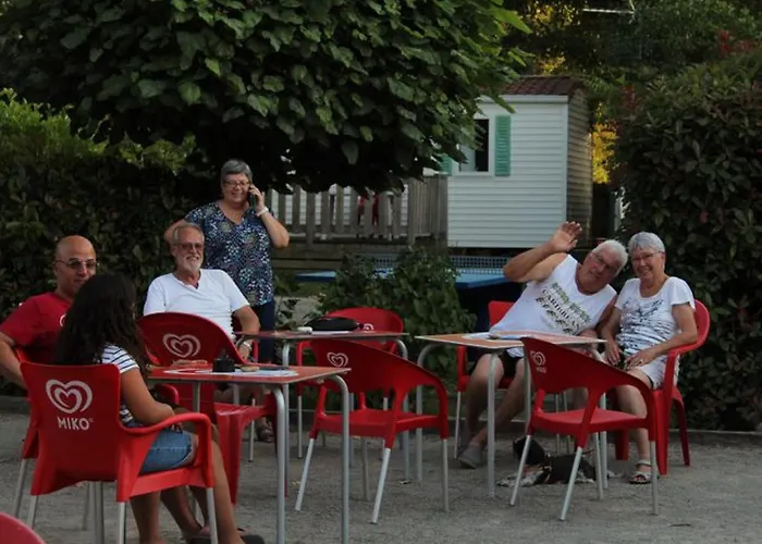 Mobil-home 2 Avec Terrasse - Api-1-52-456 * Les Achards (Vendee)